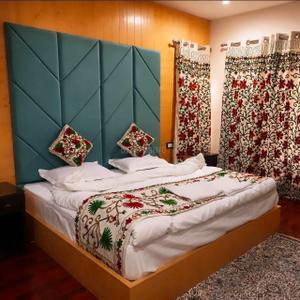 Bedroom Image of Flat sharing in Bandra West, Mumbai