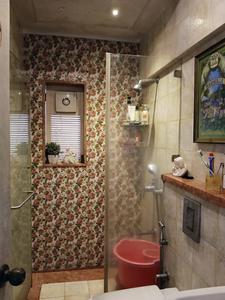 Bathroom Image of 660 Sq.ft 2 BHK Apartment / Flat for sale in Dadar West Mumbai for Rs. 32500000