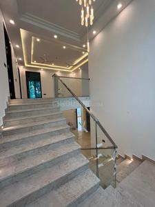 Image of 4200 Sq.ft 5 BHK Villa for sale in Sainik Farm, New Delhi for Rs. 52500000