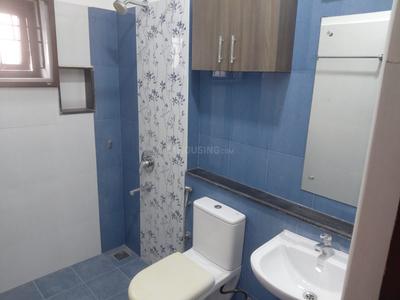 Bathroom Image of 3000 Sq.ft 5 BHK Independent House for rent in Panaiyur, Sholinganallur Chennai for Rs. 80000