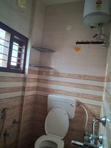Bathroom Image of 675 Sq.ft 1 BHK Independent House for rent in Kasturi Nagar Bengaluru for Rs. 19000