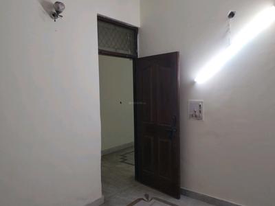 Bedroom Image of 630 Sq.ft 2 BHK Builder Floor for rent in Mayur Vihar Phase 1 New Delhi for Rs. 20000