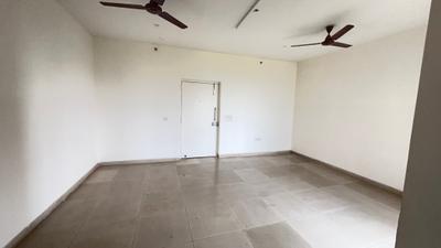 Living Room Image of 1719 Sq.ft 3 BHK Apartment / Flat for rent in Emaar Palm Gardens, Sector 83 Gurgaon for Rs. 40000