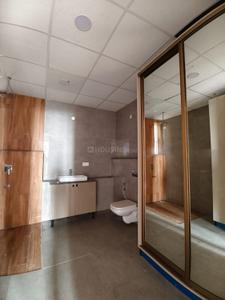Bathroom Image of 2800 Sq.ft 4 BHK Apartment / Flat for rent in The Medallion by Turnstone Realty LLP, Sector 82 Mohali for Rs. 63000