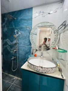 Bathroom Image of 1800 Sq.ft 3 BHK Apartment / Flat for rent in The Central Park South, Sholinganallur Chennai for Rs. 50000