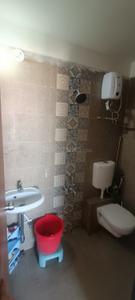 Bathroom Image of 800 Sq.ft 2 BHK Apartment / Flat for rent in Sadguru Nagar Nashik for Rs. 16000