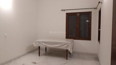 Bedroom Image of 1400 Sq.ft 3 BHK Builder Floor for rent in Safdarjung Enclave New Delhi for Rs. 80000