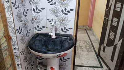 Bathroom Image of 785 Sq.ft 2 BHK Independent House for rent in Bally Howrah for Rs. 9000