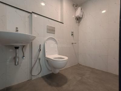 Bathroom Image of 1025 Sq.ft 2 BHK Apartment / Flat for rent in Lodha Amara, Kolshet Thane for Rs. 43000