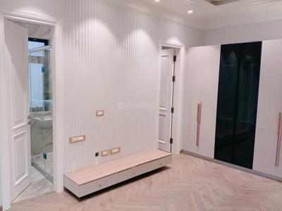 Bedroom Image of 2700 Sq.ft 4 BHK Builder Floor for sale in Kalkaji New Delhi for Rs. 98500000