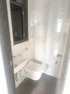 Bathroom Image of 633 Sq.ft 1 BHK Apartment / Flat for rent in Nirban Bismillah Residency Phase1, Nagpada Mumbai for Rs. 45000