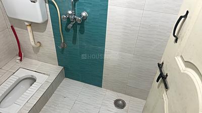 Bathroom Image of 600 Sq.ft 1 BHK Apartment / Flat for rent in Diamond Group Pune Vishal Paradise, Ravet Pune for Rs. 20000