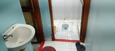 Bathroom Image of 1000 Sq.ft 2 BHK Apartment / Flat for rent in Lotus Shobha Park, Yerawada Pune for Rs. 34000