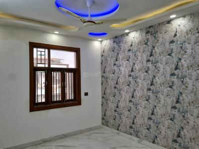 Bedroom Image of 600 Sq.ft 2 BHK Builder Floor for rent in Uttam Nagar New Delhi for Rs. 16500