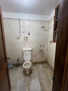Bathroom Image of 1400 Sq.ft 3 BHK Apartment / Flat for rent in RWA Hardev Puri, Gautam Nagar New Delhi for Rs. 55000