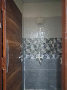 Common Bathroom Image of 600 Sq.ft 1 BHK Apartment / Flat for sale in Sector 49 Noida for Rs. 2200000