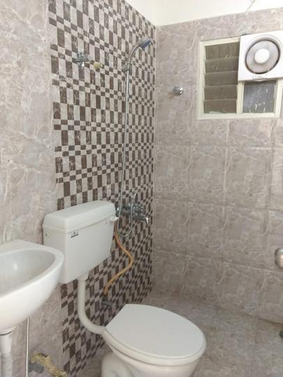 DLF Phase 3 Bathroom 1