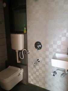 Common Bathroom Image of 790 Sq.ft 1 BHK Apartment / Flat for rent in Sab Regency Park III Building No 1, Kalyan East Kalyan for Rs. 11000