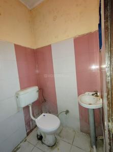 Bathroom Image of 1000 Sq.ft 2 BHK Builder Floor for rent in Kharar Mohali for Rs. 9500