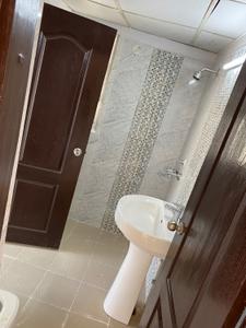 Bathroom Image of 1035 Sq.ft 2.5 BHK Apartment / Flat for sale in Aims Golf Avenue Phase 1, Sector 75 Noida for Rs. 10000080