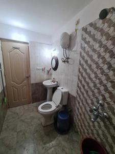 Bathroom Image of 1240 Sq.ft 2.5 BHK Apartment / Flat for rent in Innovative Oak Garden, Bhoganhalli Bengaluru for Rs. 70000