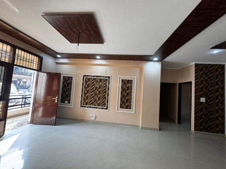 Motia Royale Fame 1 Apartment Main Image 1