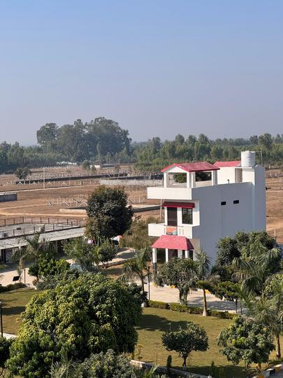 Gated society  Main Image 1