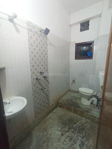 Bathroom Image of 800 Sq.ft 2 BHK Independent House for rent in Kawakhari Siliguri for Rs. 8000