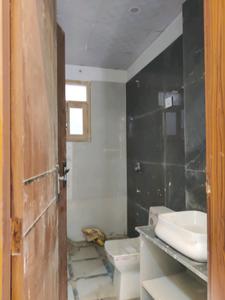 Common Bathroom Image of 1250 Sq.ft 3 BHK Apartment / Flat for sale in Lal Kuan Ghaziabad for Rs. 6065000