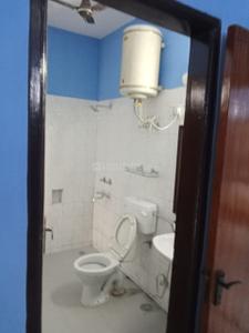 Bathroom Image of 2300 Sq.ft 3 BHK Independent House for rent in Palam Vihar Gurgaon for Rs. 38000