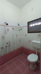 Bathroom Image of 900 Sq.ft 2 BHK Apartment / Flat for rent in Angammal Colony Salem for Rs. 13000