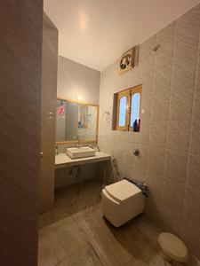 Bathroom Image of 1500 Sq.ft 1 BHK Builder Floor for rent in AG Colony Patna for Rs. 18000