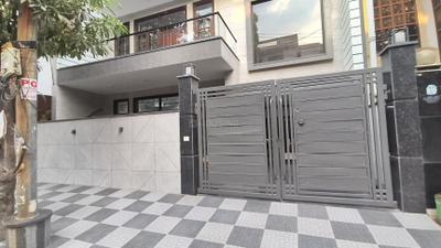 Main Entrance Image of 6000 Sq.ft 5 BHK Independent House for sale in Sector 41 Noida for Rs. 70000000