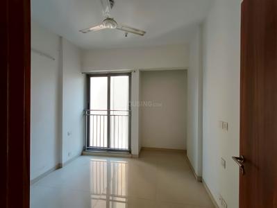 Bedroom Image of 840 Sq.ft 2 BHK Apartment / Flat for sale in Kalpataru Sunrise, Thane West Thane for Rs. 9600000