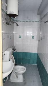 Bathroom Image of 1055 Sq.ft 3 BHK Apartment / Flat for rent in Suraj Trinity Sunrise, Sompura Bengaluru for Rs. 25000