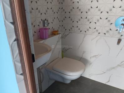 Bathroom Image of 1400 Sq.ft 3 BHK Apartment / Flat for sale in Metro Apartment, Tangra Kolkata for Rs. 15000000