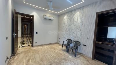 Bedroom Image of 2400 Sq.ft 4 BHK Builder Floor for sale in DLF Phase 2 Gurgaon for Rs. 55000000