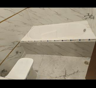 Bathroom Image of 1350 Sq.ft 3 BHK Builder Floor for rent in Saraswati Lok Meerut for Rs. 9500
