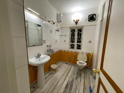 Bathroom Image of 1515 Sq.ft 3 BHK Builder Floor for rent in Kasba Kolkata for Rs. 30000
