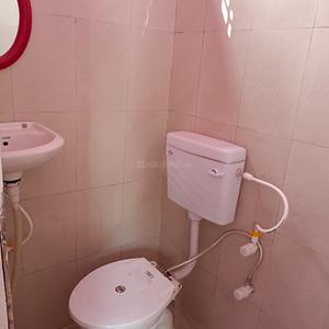 Bathroom Image of 350 Sq.ft 1 BHK Independent House for rent in Indirapuram Ghaziabad for Rs. 4200