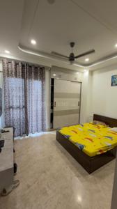 Bedroom Image of 1350 Sq.ft 3 BHK Builder Floor for sale in Shalimar Bagh New Delhi for Rs. 34000000