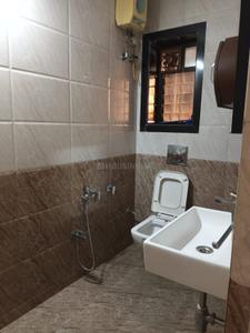 Image of 850 Sq.ft 2 BHK Apartment / Flat for rent in Malad East, Mumbai for Rs. 60000