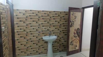 Bathroom Image of 1310 Sq.ft 3 BHK Independent House for rent in Mahanagar Lucknow for Rs. 12000