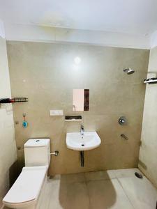 Bathroom Image of 1390 Sq.ft 4 BHK Apartment / Flat for rent in Ultimate Heights, Shahpura Bhopal for Rs. 32000
