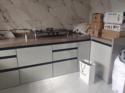 Kitchen Image of 900 Sq.ft 2 BHK Apartment / Flat for sale in HDIL Dheeraj Presidency, Kandivali West Mumbai for Rs. 20000000