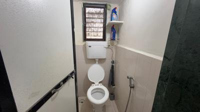 Bathroom Image of 430 Sq.ft 1 BHK Apartment / Flat for rent in Malad West Mumbai for Rs. 35000