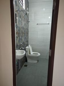 Bathroom Image of 750 Sq.ft 2 BHK Independent House for rent in Sholinganallur Chennai for Rs. 26000