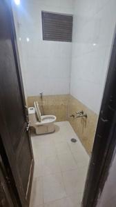 Bathroom Image of 1000 Sq.ft 1 BHK Apartment / Flat for rent in Sarita Vihar New Delhi for Rs. 35000