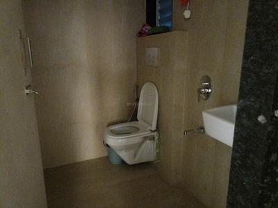 Bathroom Image of 650 Sq.ft 1 BHK Apartment / Flat for rent in Dadar East Mumbai for Rs. 60000