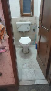 Bathroom Image of 1400 Sq.ft 3 BHK Apartment / Flat for rent in Patparganj New Delhi for Rs. 45000